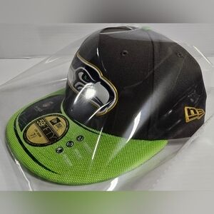 Seattle Seahawks NFL 2016 New Era Fitted Hat 7 1/2 Gray, Gold, Neon Green-NEW